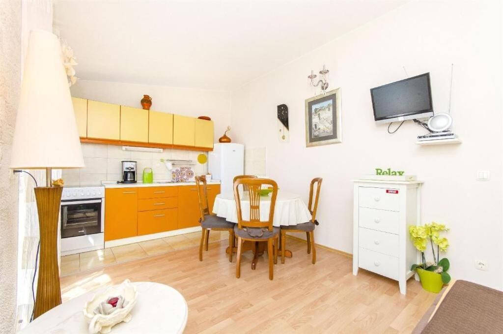 Apartments Nives Trogir Exterior foto