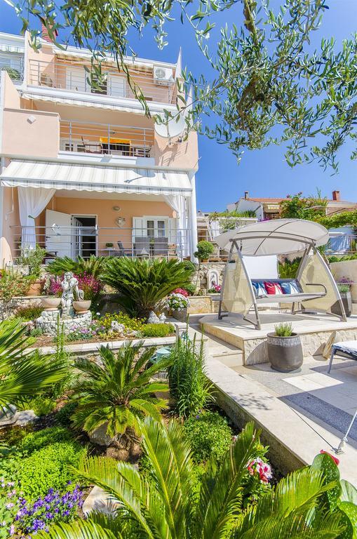 Apartments Nives Trogir Exterior foto