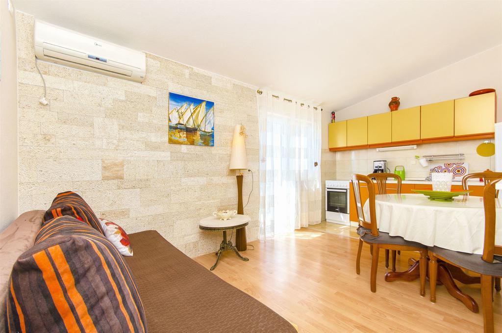 Apartments Nives Trogir Exterior foto