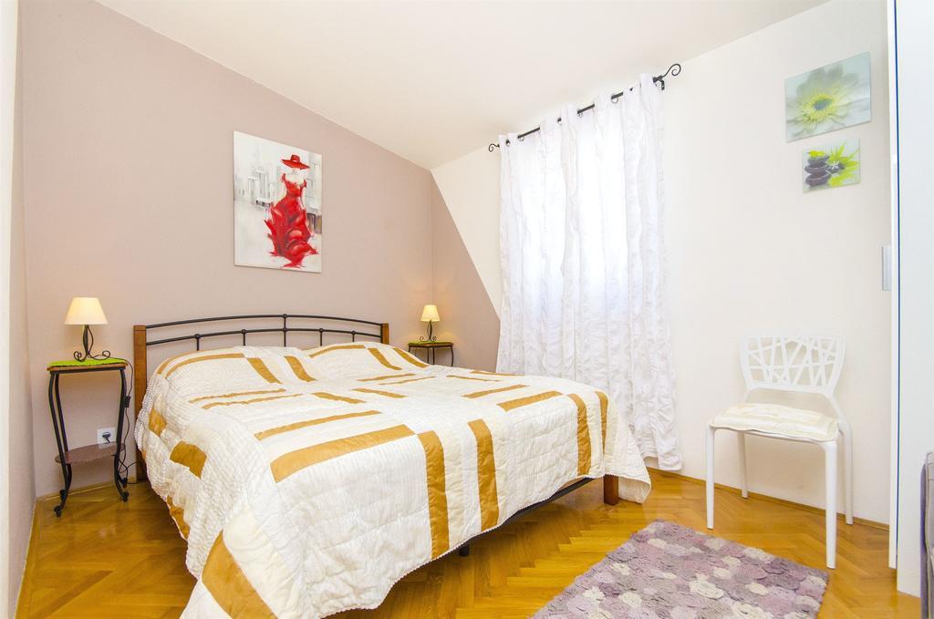 Apartments Nives Trogir Exterior foto