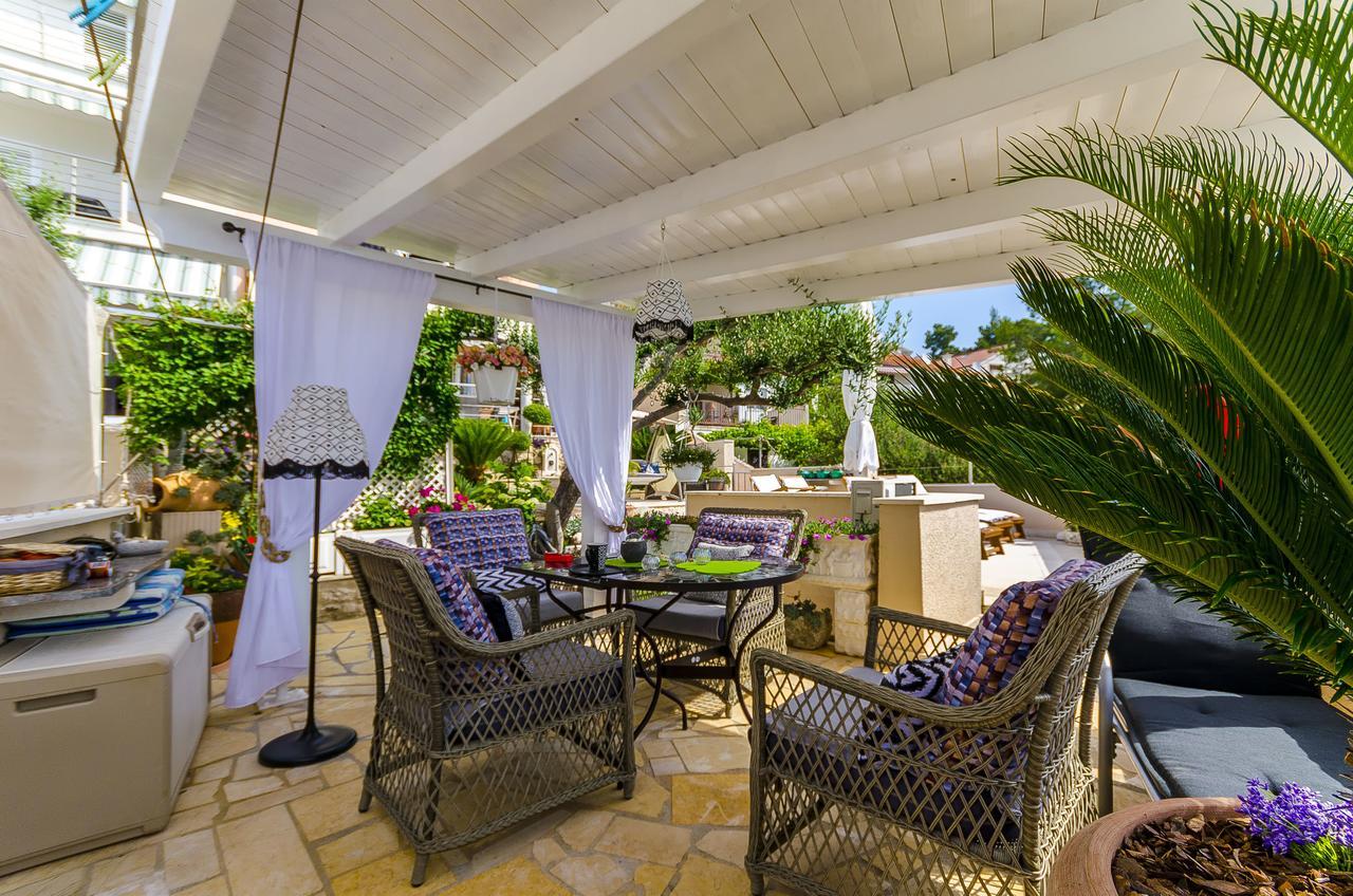 Apartments Nives Trogir Exterior foto