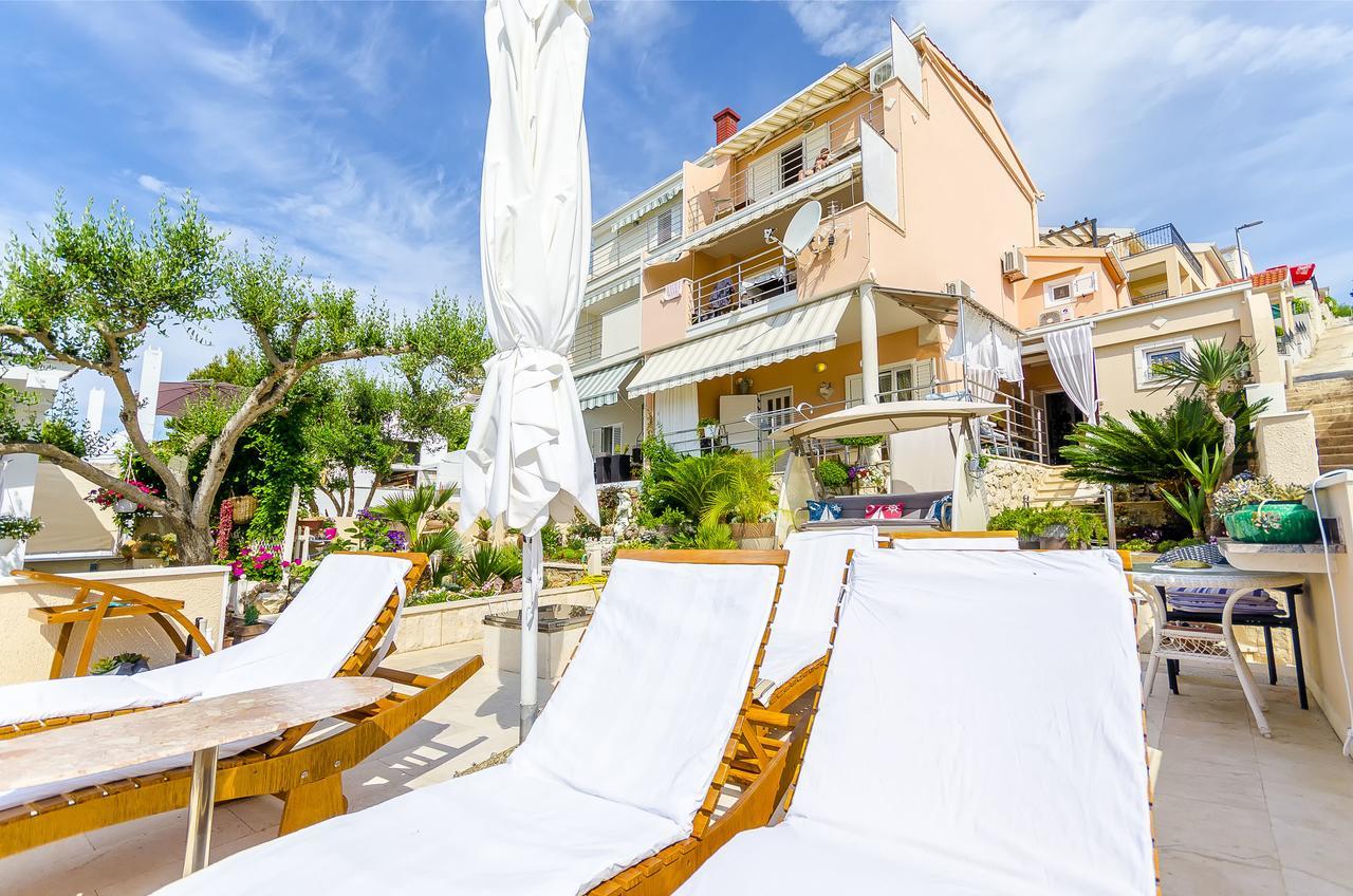 Apartments Nives Trogir Exterior foto