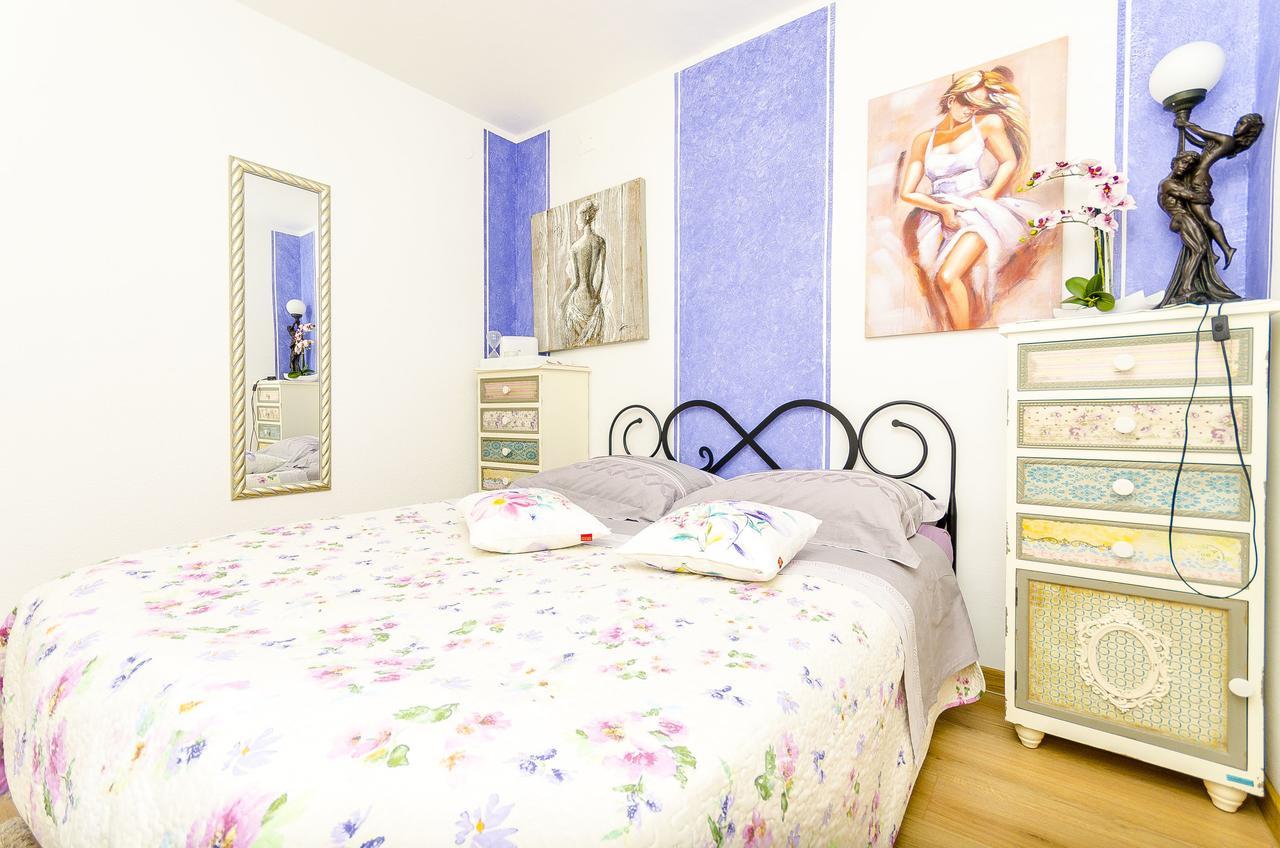 Apartments Nives Trogir Exterior foto